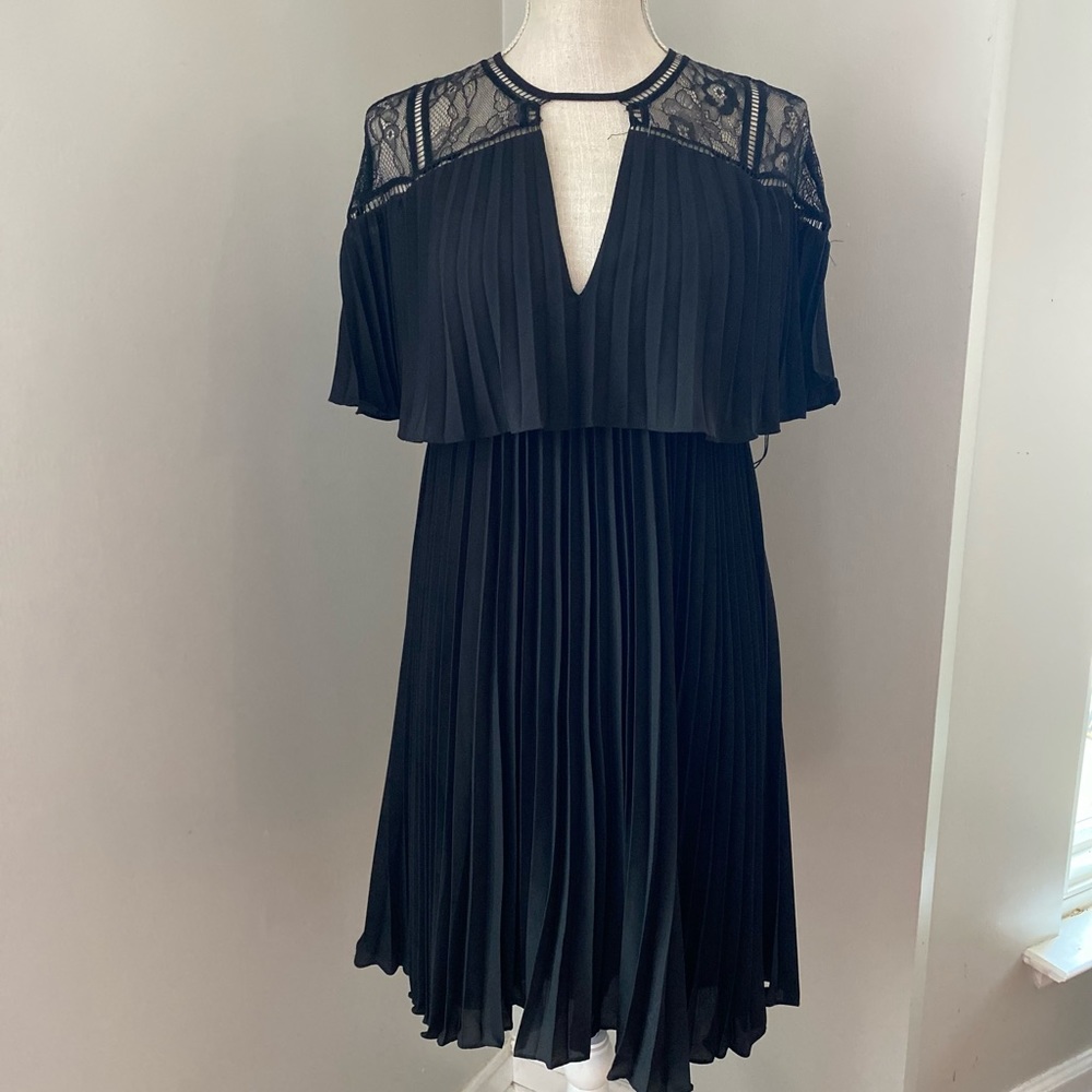 Gianni Bini Black Pleated Chiffon Dress w Lace Shoulders and Flutter Sleeves